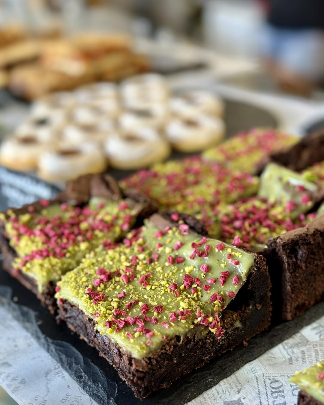 Pisztáciás brownie a Bake Away Desszertbárban - házi pisztáciából készült brownie